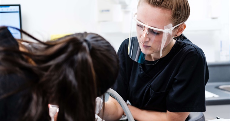 Annual Renewal for dental care professionals opens 7 June 2019