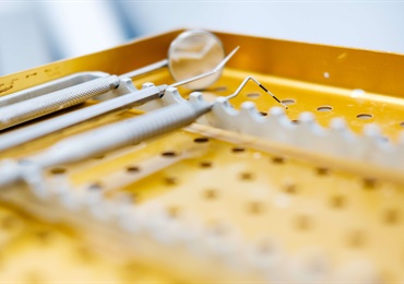 dental tools in tray